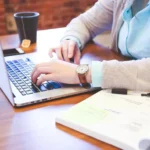 Quel est le salaire d'un développeur web junior en 2026